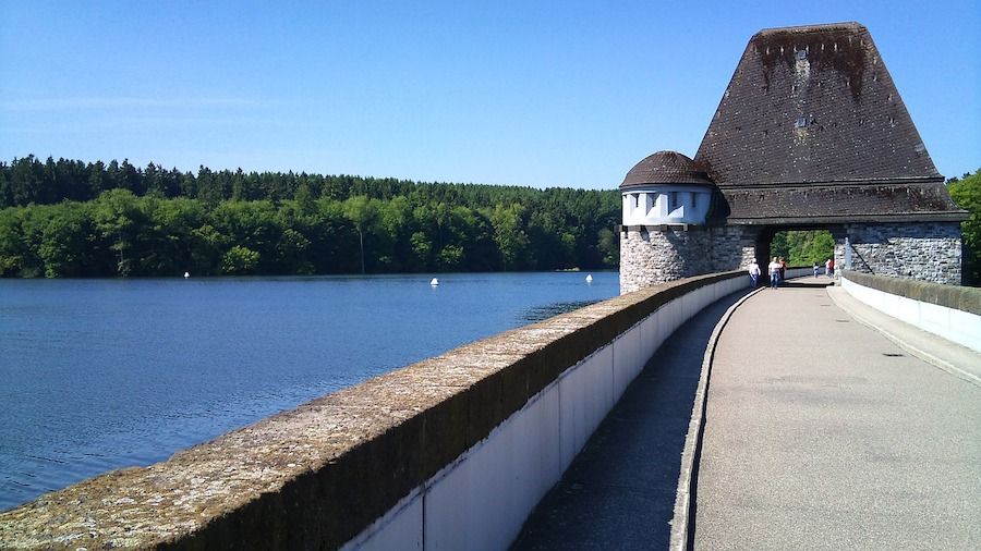 Möhnesee: Einer der schönsten Stauseen und Talsperren im Sauerland